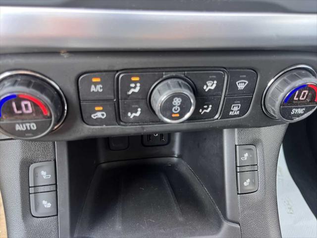 Photo of 2018 Summit White GMC Acadia