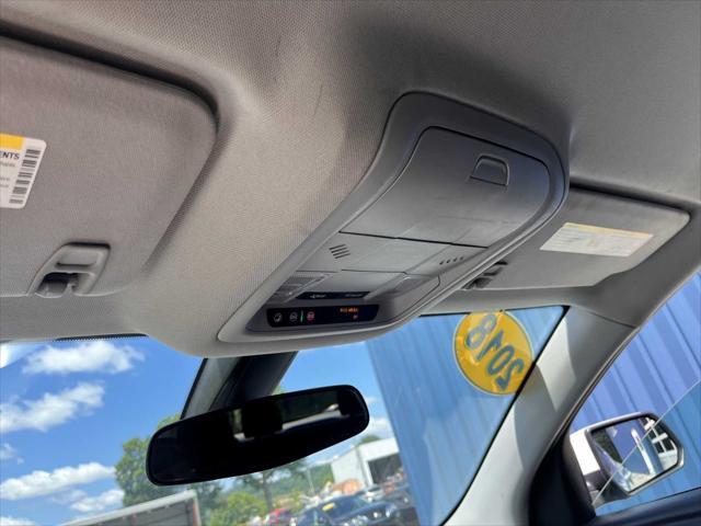 Photo of 2018 Summit White GMC Acadia