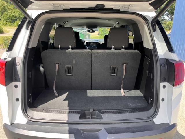 Photo of 2018 Summit White GMC Acadia