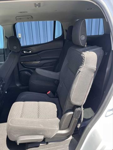 Photo of 2018 Summit White GMC Acadia