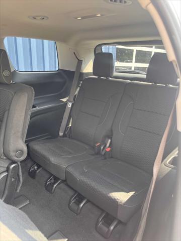Photo of 2018 Summit White GMC Acadia