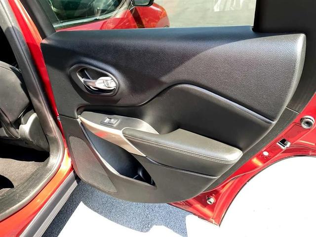 Photo of 2017 Deep Cherry Red Crystal Pearlcoat Jeep Cherokee