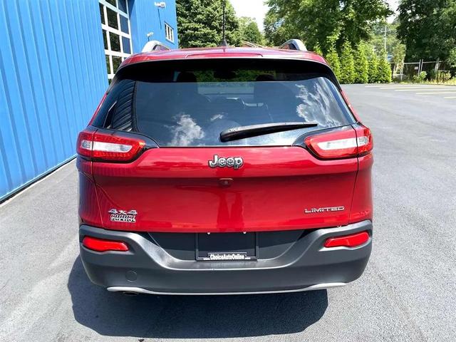Photo of 2017 Deep Cherry Red Crystal Pearlcoat Jeep Cherokee