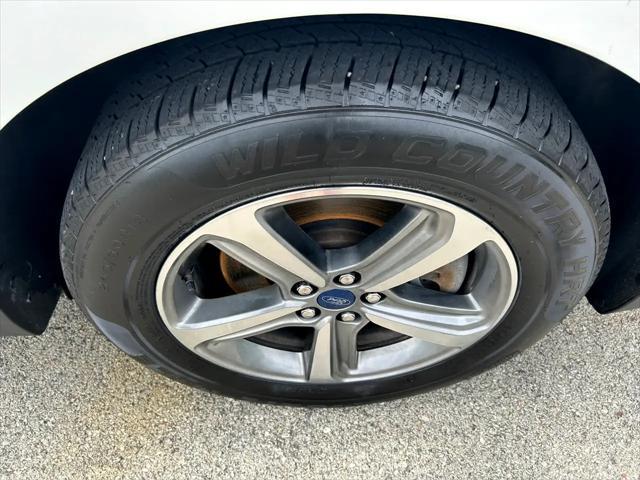 Photo of 2020 Star White Metallic Tri-Coat Ford Edge