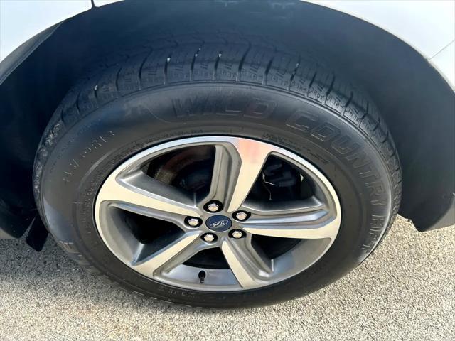 Photo of 2020 Star White Metallic Tri-Coat Ford Edge