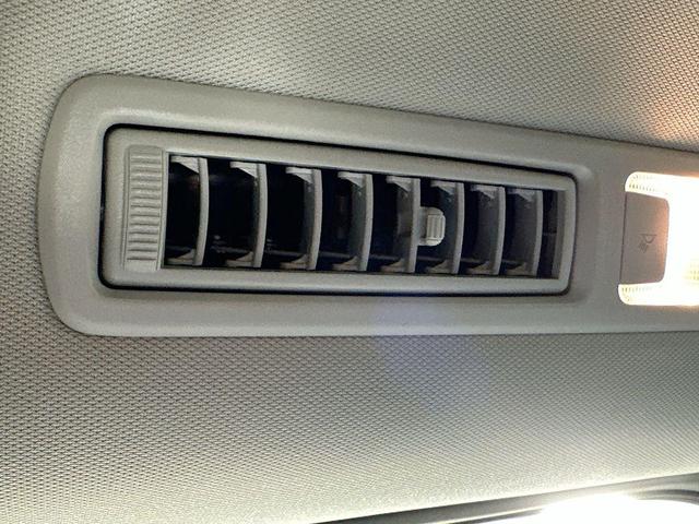 Photo of 2023 Midnight Black Metallic Toyota Sienna