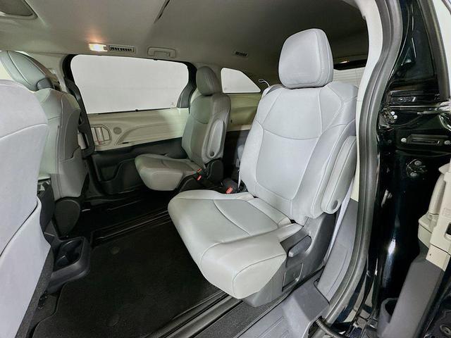 Photo of 2023 Midnight Black Metallic Toyota Sienna