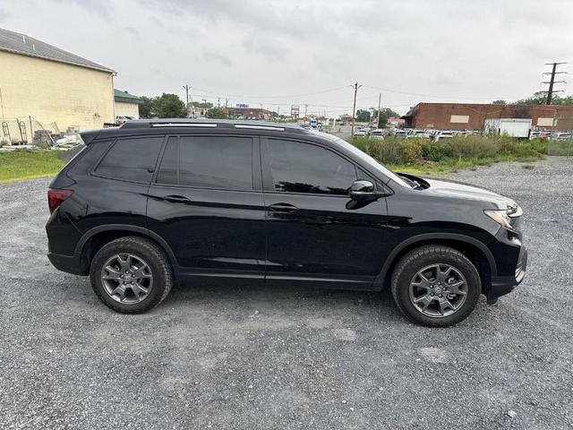 Photo of 2024 Crystal Black Pearl Honda Passport
