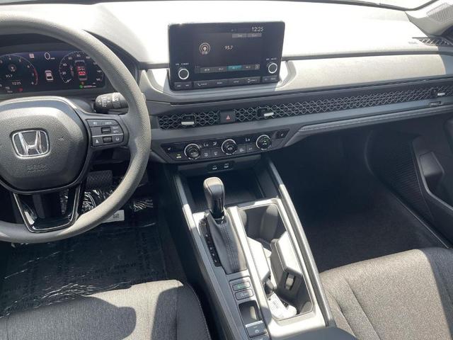Photo of 2025 Platinum White Pearl Honda Accord
