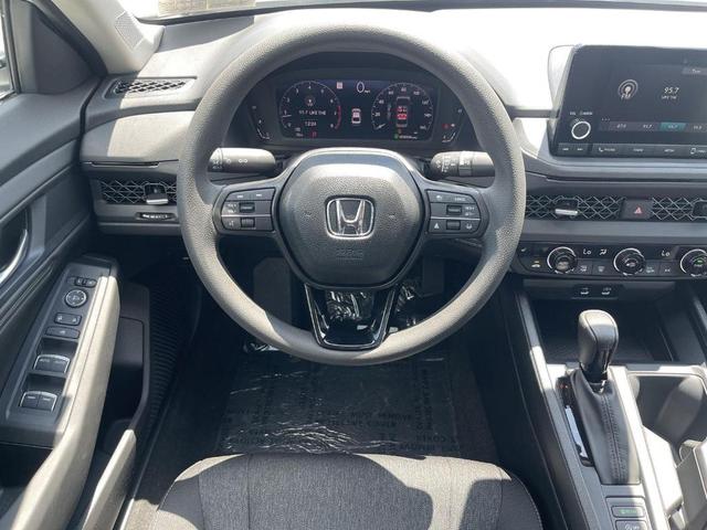 Photo of 2025 Platinum White Pearl Honda Accord