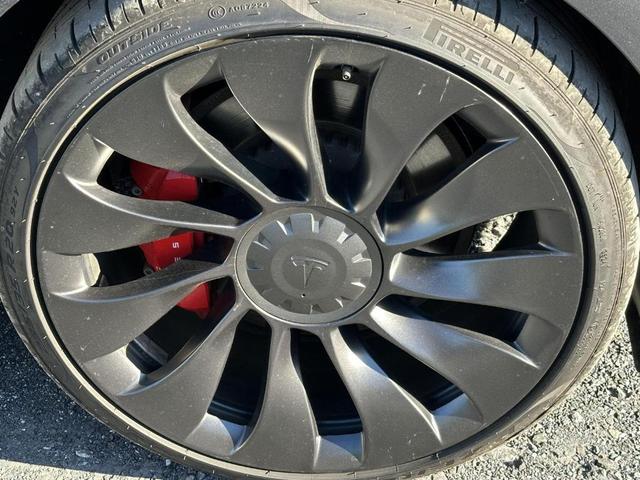 Photo of 2022 Midnight Silver Metallic Tesla Model 3