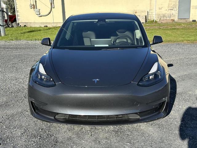 Photo of 2022 Midnight Silver Metallic Tesla Model 3