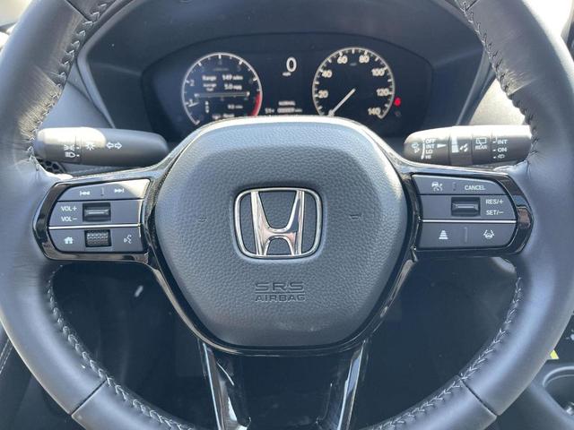 Photo of 2025 Platinum White Pearl Honda HR-V
