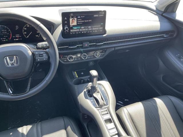 Photo of 2025 Platinum White Pearl Honda HR-V