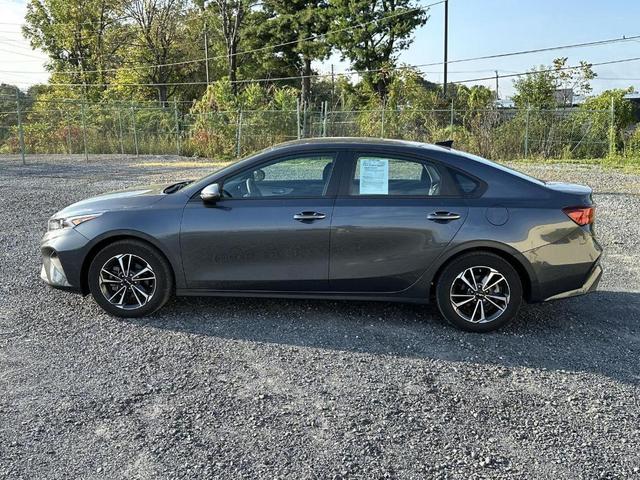 Photo of 2024 Gravity Gray Kia Forte