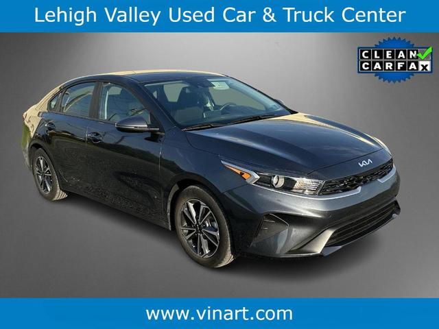 Photo of 2024 Gravity Gray Kia Forte