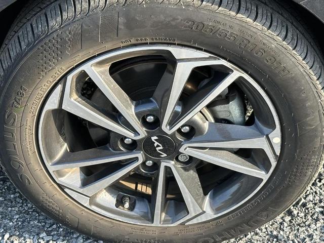 Photo of 2024 Gravity Gray Kia Forte