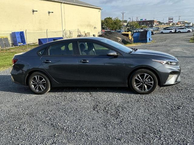 Photo of 2024 Gravity Gray Kia Forte