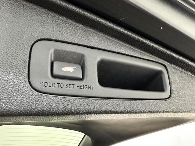Photo of 2022 Crystal Black Pearl Honda CR-V