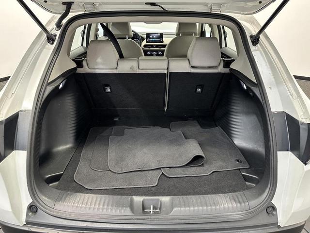 Photo of 2023 Platinum White Pearl Honda HR-V