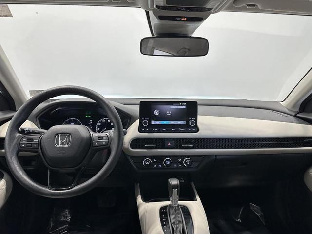 Photo of 2023 Platinum White Pearl Honda HR-V