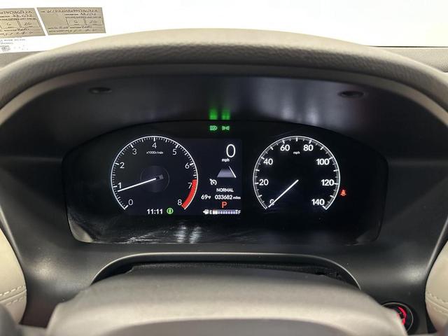 Photo of 2023 Platinum White Pearl Honda HR-V