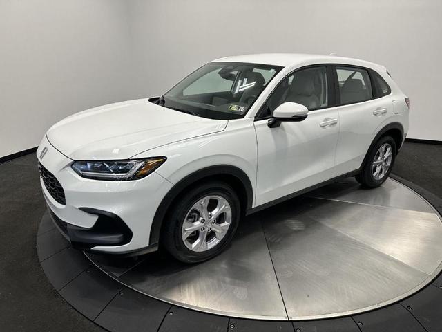 Photo of 2023 Platinum White Pearl Honda HR-V