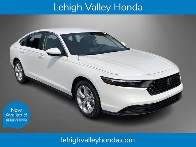 Photo of 2025 Platinum White Pearl Honda Accord