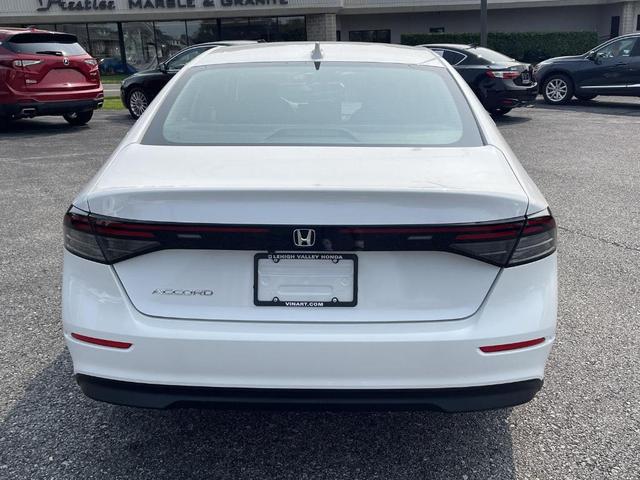 Photo of 2025 Platinum White Pearl Honda Accord