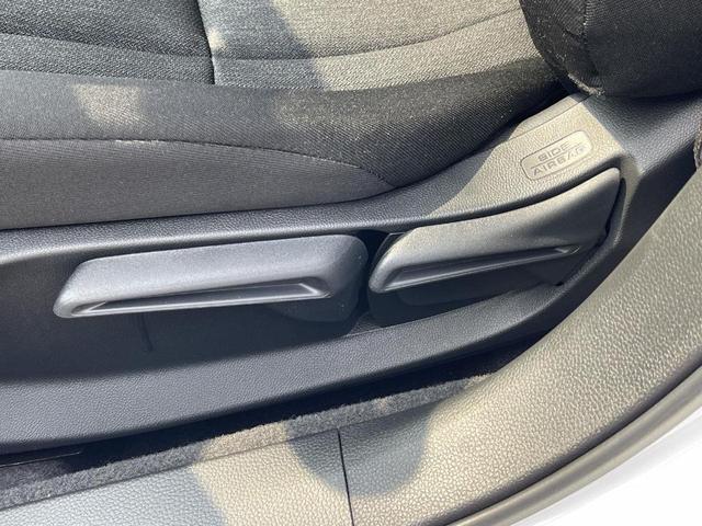 Photo of 2025 Platinum White Pearl Honda Accord