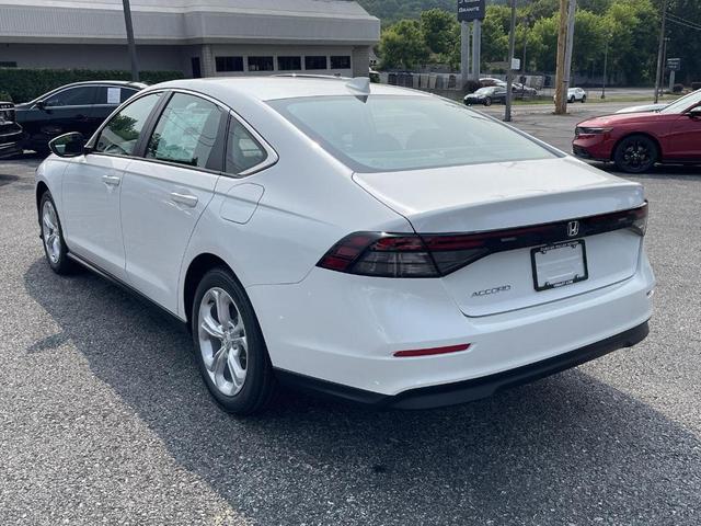 Photo of 2025 Platinum White Pearl Honda Accord