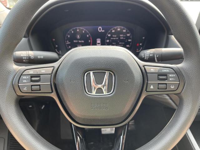 Photo of 2025 Platinum White Pearl Honda Accord