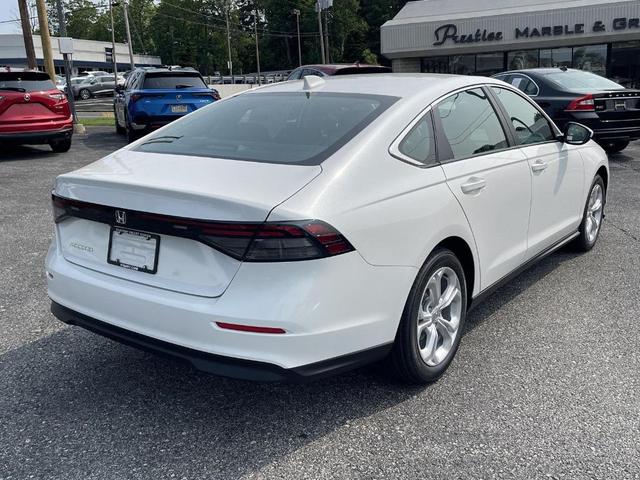 Photo of 2025 Platinum White Pearl Honda Accord