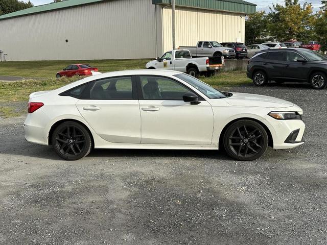 Photo of 2024 Platinum White Pearl Honda Civic