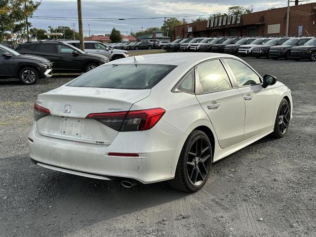 Photo of 2024 Platinum White Pearl Honda Civic