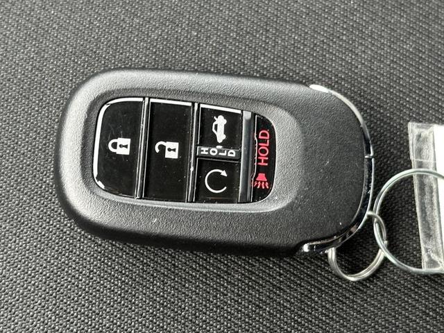 Photo of 2024 Platinum White Pearl Honda Civic