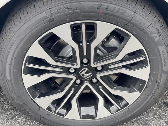 Photo of 2025 Platinum White Pearl Honda Odyssey