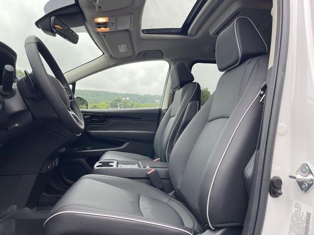 Photo of 2025 Platinum White Pearl Honda Odyssey