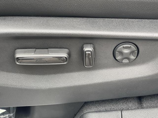 Photo of 2025 Platinum White Pearl Honda Odyssey