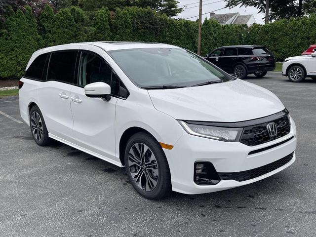 Photo of 2025 Platinum White Pearl Honda Odyssey