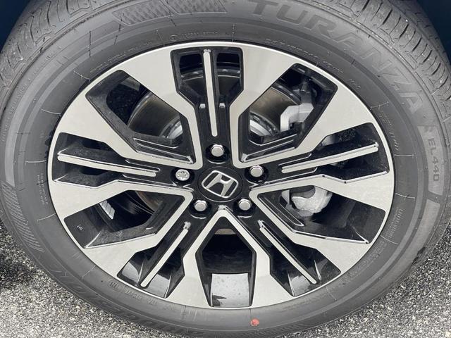 Photo of 2025 Platinum White Pearl Honda Odyssey