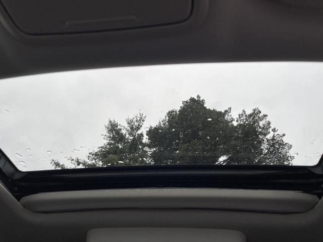 Photo of 2025 Platinum White Pearl Honda Odyssey