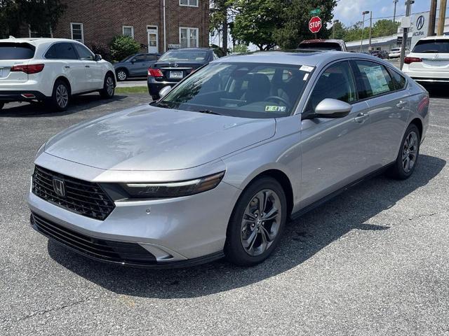 Photo of 2025 Solar Silver Metallic Honda Accord Hybrid