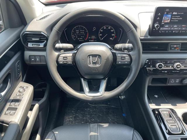 Photo of 2025 Radiant Red Metallic II Honda Pilot