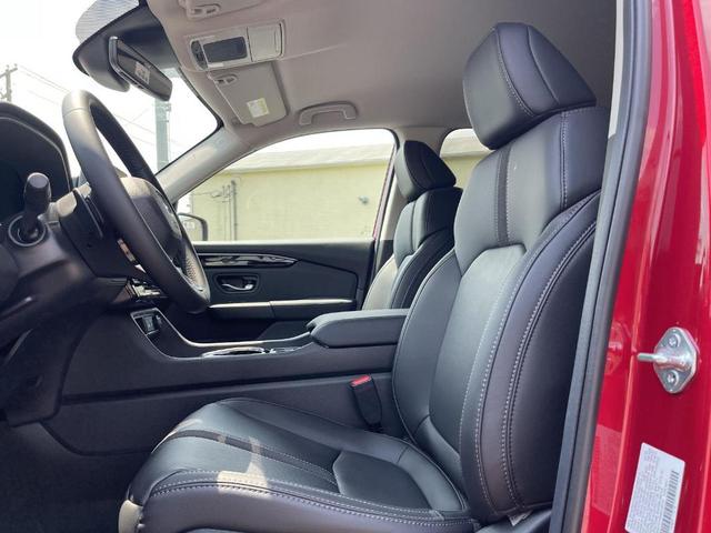 Photo of 2025 Radiant Red Metallic II Honda Pilot