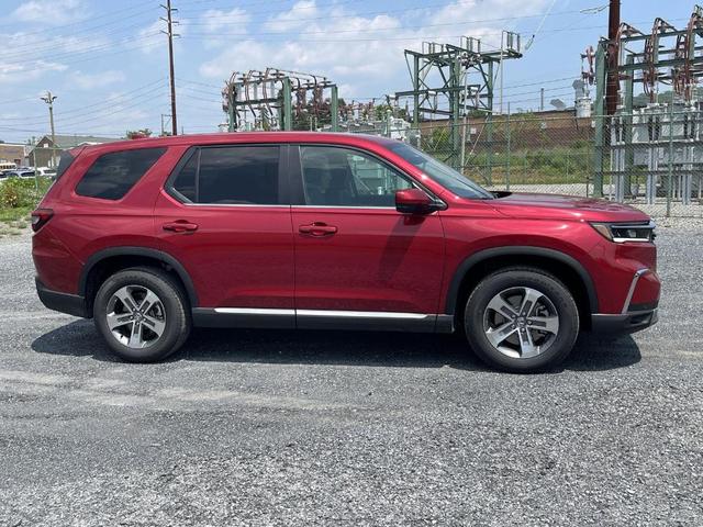 Photo of 2025 Radiant Red Metallic II Honda Pilot