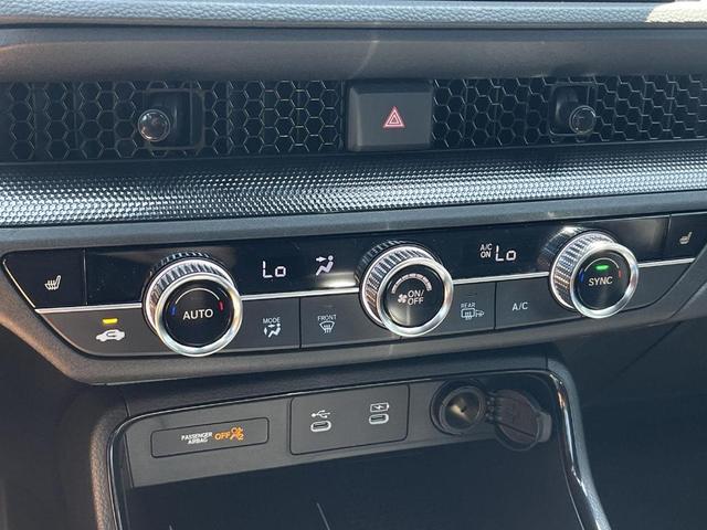 Photo of 2026 Platinum White Pearl Honda CR-V Hybrid