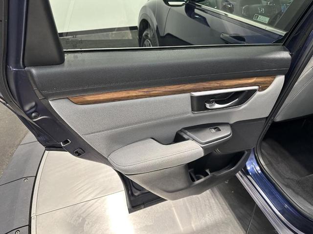 Photo of 2018 Obsidian Blue Pearl Honda CR-V