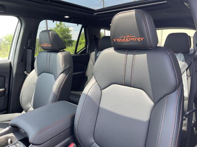 Photo of 2025 Lunar Silver Metallic Honda Pilot