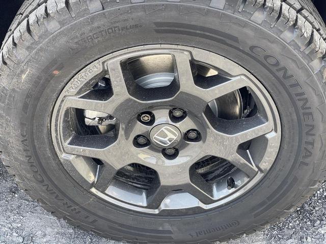 Photo of 2025 Lunar Silver Metallic Honda Pilot